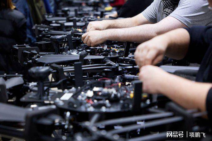  当战火燃向炼油厂：卢甘斯克前线的坚守者，与欧洲军援新动向背后的博弈 新闻