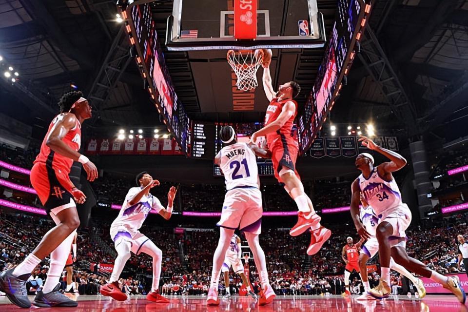  那个被质疑的年轻人，正在用行动回应所有不信任的目光 体育新闻