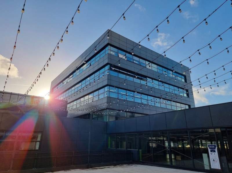  技术立校与就业导向：被排名低估的两所英国硬核大学 教育招生